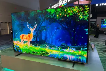 A tévé mostantól nem arra való, hogy nézzük, hanem hogy főzzön nekünk, és megszervezze a párizsi utunkat