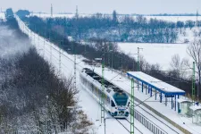 Sziszifuszi küzdelem a síneken: a MÁV kitisztítja a váltókat, a szél ismételten behordja a havat