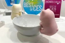 A gumimaci, ami megfújja a levest, kávét vagy akár a babát is