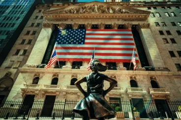 Hiába a megrendülő bizalom, a külföldiek étvágya lankadatlan az amerikai részvények iránt