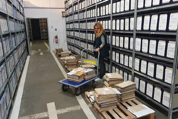 Melyik erdélyi magyar írókat figyelte meg a Securitate?