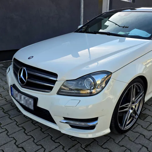 Ki ne szeretne sportos Mercedest egy négyéves Dacia áráért? Aki megtudja, milyen állapotban volt ez az 5 milliós kupé