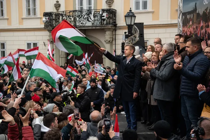 Hárommilliárd forint támogatást gyűjtöttek tavaly Magyar Péterék, a Tisza megszigorítaná a pártfinanszírozásokat