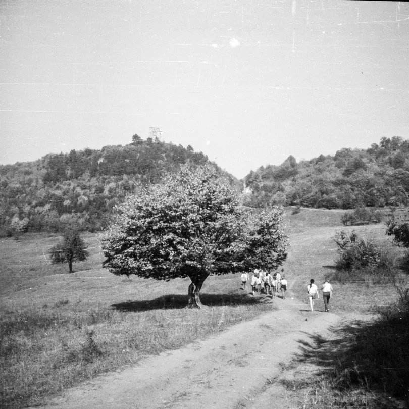 Az almási vár "meghódítása" 1986 nyarán – Fotó: Komáromy László / Azopan Fotóarchívum