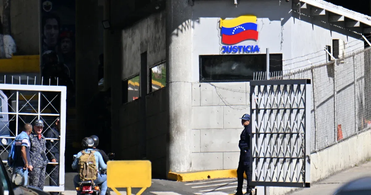 Venezuelában szabadon engedtek több bebörtönzött ellenzéki vezetőt, aktivistát és újságírót