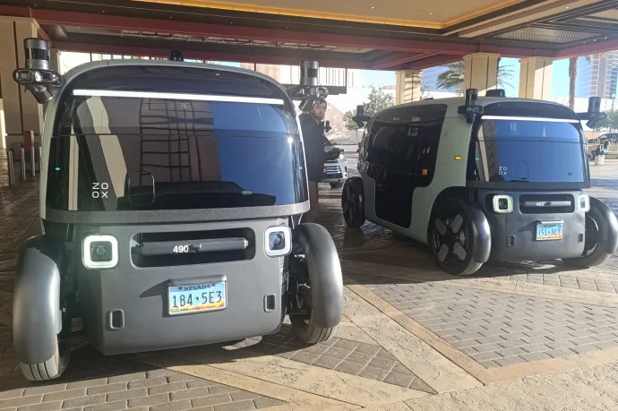 Sportosan vezet, nagyon cuki, és ingyenes – kipróbáltuk az önvezető robottaxit