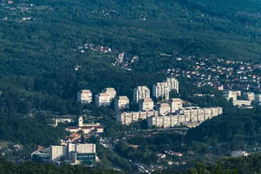 Az egyik legszebb magyar város, ahol 10 millió forint alatt vehetsz panelt