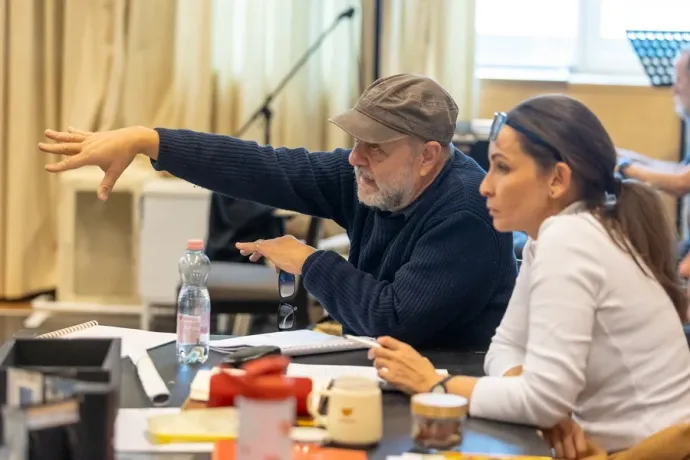 Tompa Gábor rendező és Szabó Réka dramaturg A király halódik próbáin – Fotó: Eörsi Zsolt / Budapesti Nemzeti Színház