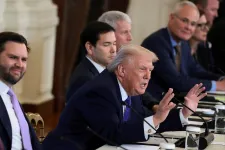 Trump azt kérte az amerikai olajcégektől, hogy 100 milliárd dollárt fektessenek be Venezuelában