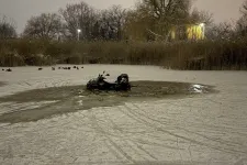 Egy quad alatt Monoron, két fiatal alatt Soltvadkerten szakadt be a helyi tó jege