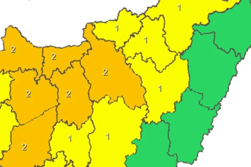 Egyre több a narancssárga vármegye a hófúvásveszély miatt, azt kérik, aki teheti, ne induljon útnak