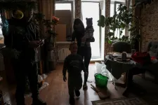 Kijevben fűtetlen lakásokban dideregtek a lakók, mert az oroszok szétbombázták a közműhálózatot