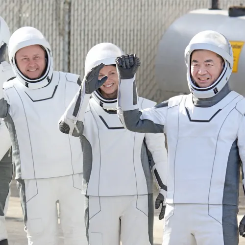 Az egyik űrhajós egészségügyi problémája miatt evakuálják a Crew-11 teljes legénységét