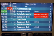 Váltóhiba miatt késnek és kimaradnak járatok a Déli pályaudvart érintő vasútvonalakon