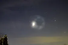 Kiderült, mi okozta a vasárnap esti égbolton látható furcsa jelenséget