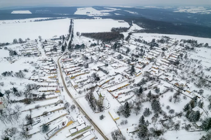 Lenullázta a hó a napelemeket, és ez durván megdobhatja a villanyszámlát