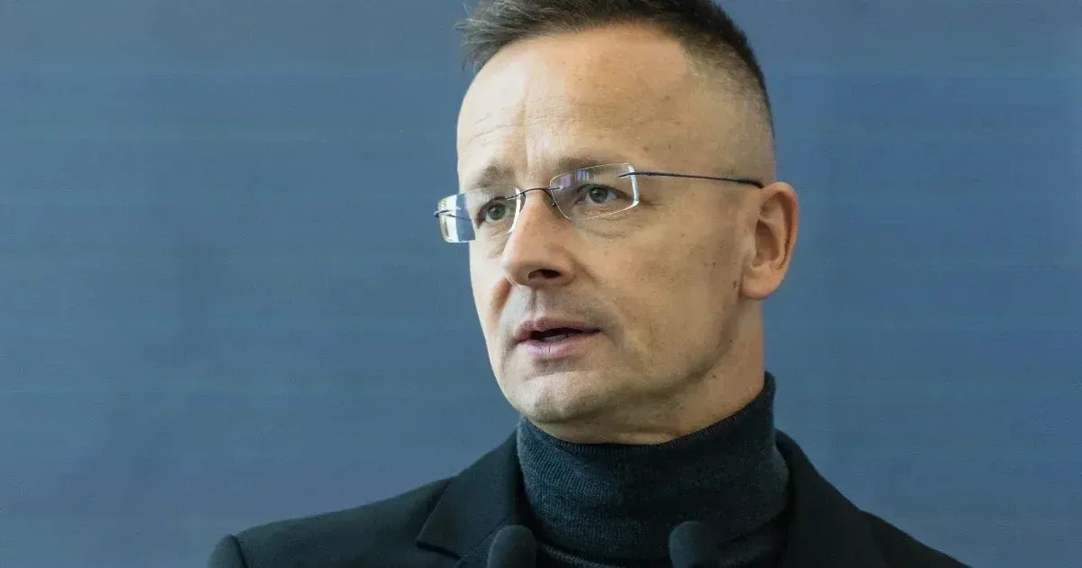 Szijjártó says several people who would be persecuted in Poland have been granted asylum