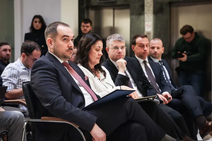 Hegyi Zsolt a közlekedésinfón – Fotó: Huszti István / Telex