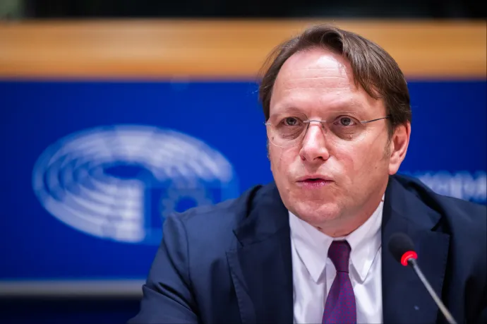 Nyilvánosan faggatták az EU elleni magyar kémkedés vádjáról a magyar biztost