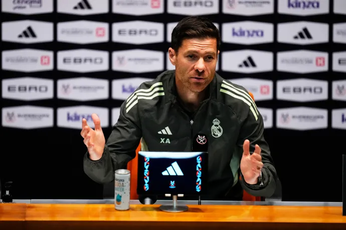 A Real Madrid szerződést bontott Xabi Alonsóval a Barcelonától elszenvedett vereség után