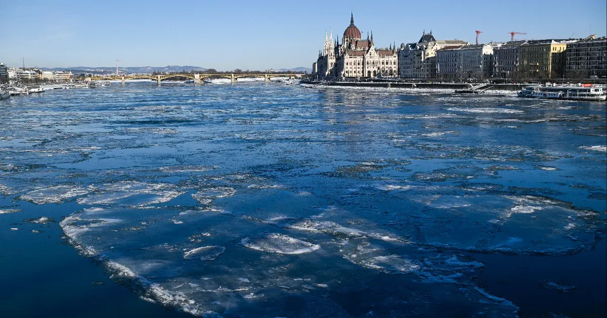 Jégzajlás van a Dunán, hajózási zárlatot is elrendeltek
