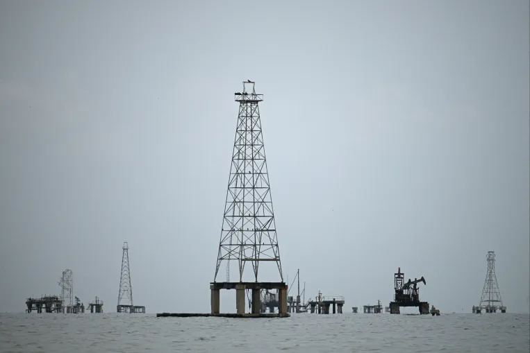 Papíron jól mutat a világ legnagyobb olajtartaléka, de nem biztos, hogy érdemes kitermelni