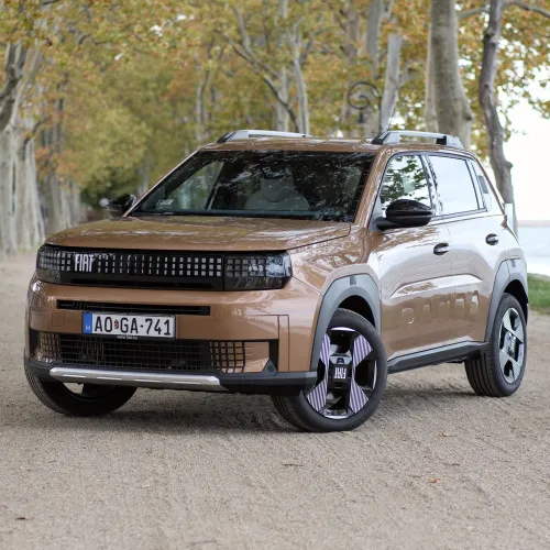 Ebből a Fiatból nem kell elektromosat venned, ha lendületesen akarsz autózni