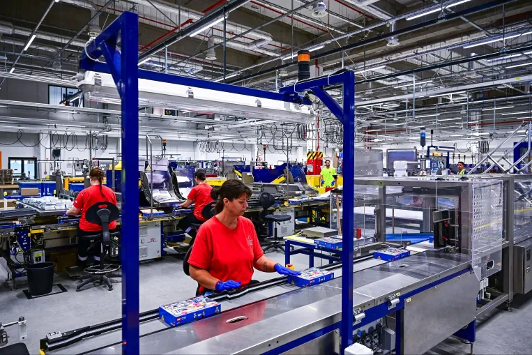 Szijjártó szerint a keleti országrész utolérte a nyugatit, de az adatokból ez nem látszik