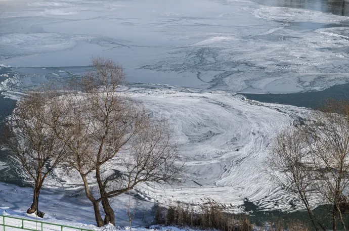 A befagyott Tisza és Bodrog találkozása Tokajnál 2026. január 12-én – Fotó: Balázs Attila / MTI