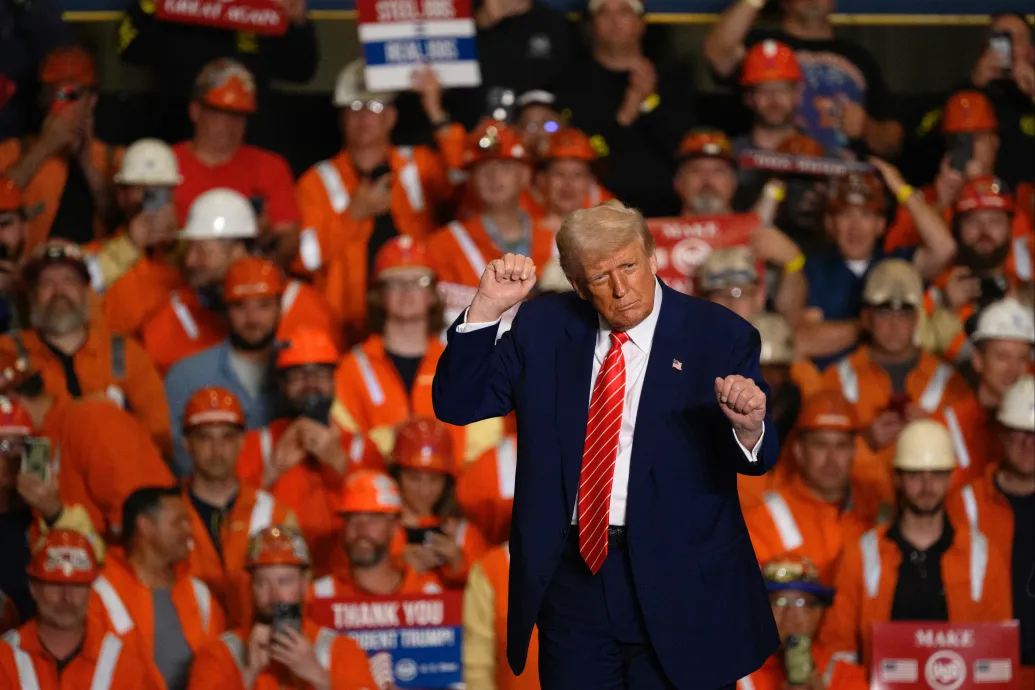 Donald Trump csillagos ötöst ad a gazdasági teljesítményére, a választók szerint a kutya megette a házi feladatot