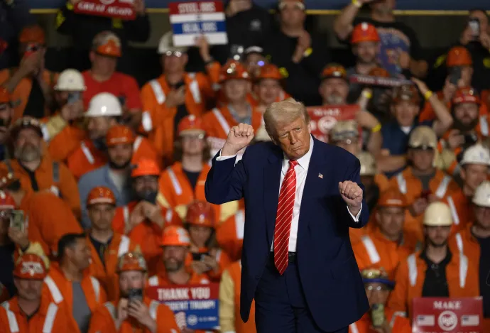 Trump egy acélgyárban, a Pennsylvania állami West Mifflinben, 2025. május 30-án – Fotó: Jeff Swensen / Getty Images