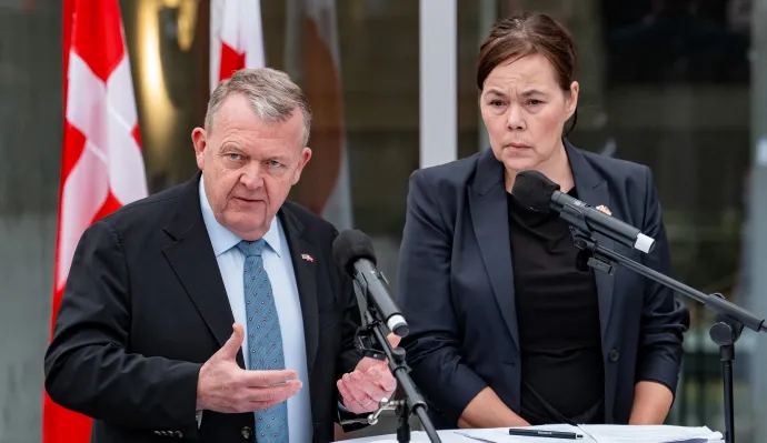 Lars Løkke Rasmussen dán és Vivian Motzfeldt grönlandi külügyminiszter sajtótájékoztatója 2026. január 14-én, Washingtonban – Fotó: Andrew Leyden / Getty Images / AFP