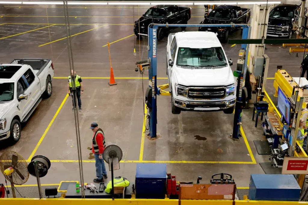 Eddig 800 ezer dollárt gyűjtöttek össze annak a gyári munkásnak, akit kirúgtak a Fordtól, mert beszólt Trumpnak