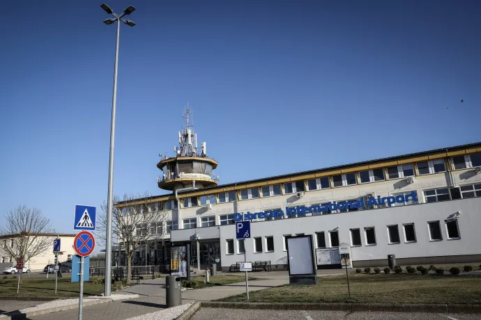A Debreceni Nemzetközi Repülőtér épülete 2025. március 20-án – Fotó: Huszti István / Telex
