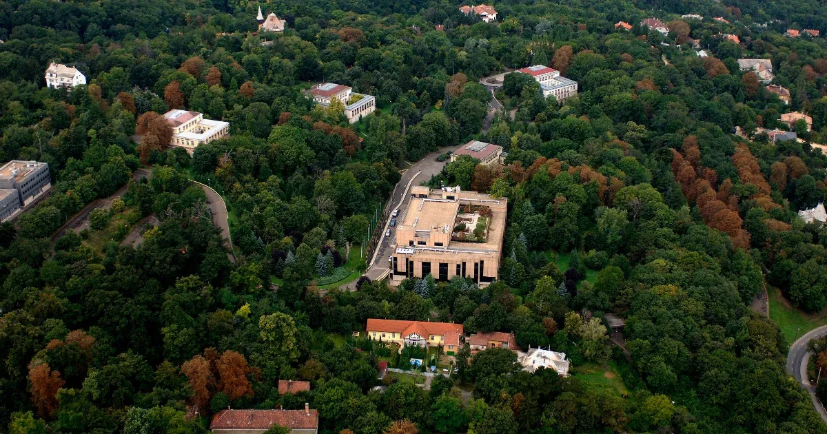 Senki sem tett ajánlatot az extrém rövid határidővel, 28 milliárdért meghirdetett köztársasági elnöki rezidenciára