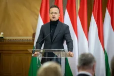 Agreement on MOL’s purchase of Russian shares in NIS could be days away, Szijjártó says