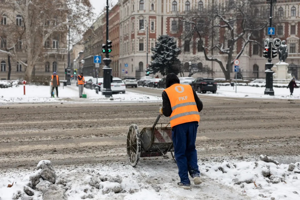 Északon ónos esőt, délnyugaton ködöt hoz a délután