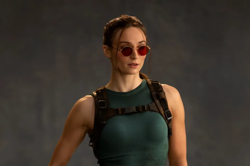 Sophie Turner mintha a videójátékból lépett volna ki a Tomb Raider sorozat első képén