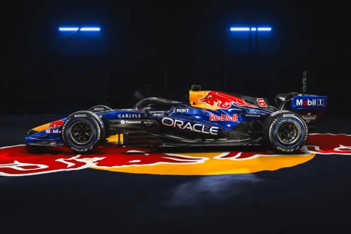 A Red Bull bemutatta Verstappen és Hadjar új Forma–1-es autóját