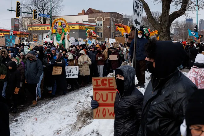 Az ICE ellen tüntetnek Minneapolisban 2026. január 9-én – Fotó: Tyrone Siu / Reuters