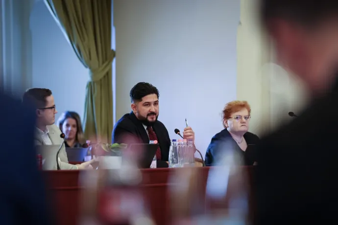 Milliókat kapott állami forrásokból a fideszes képviselőjelölt alapítványa, szerinte fiataloknak csináltak programokat