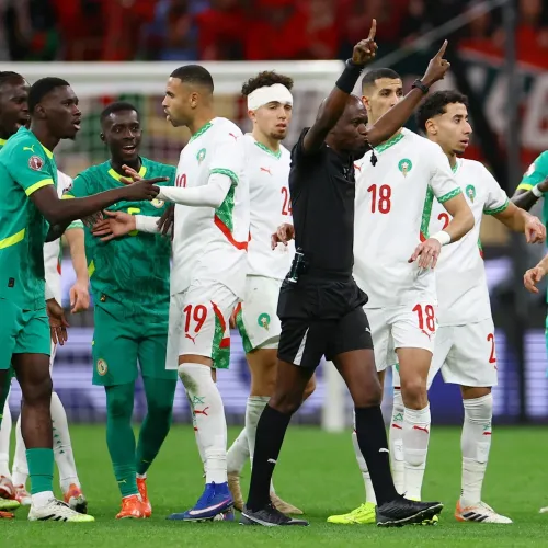 Sértetten levonult a szenegáli csapat a pályáról egy tizenegyes miatt, majd visszajött és megnyerte az Afrika-kupát Kép