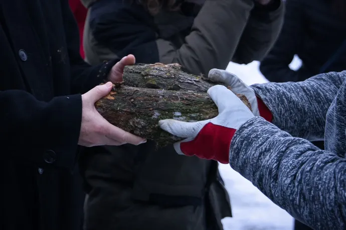 Olaszliszka nem kapott a krízistűzifából, aminek darabolására a tűzoltókat is befogták