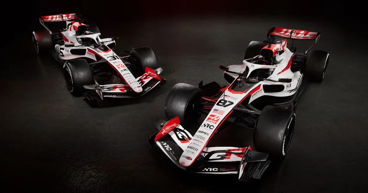 Bemutatta új F1-es autóit a Toyotával még jobban összebútorozó Haas