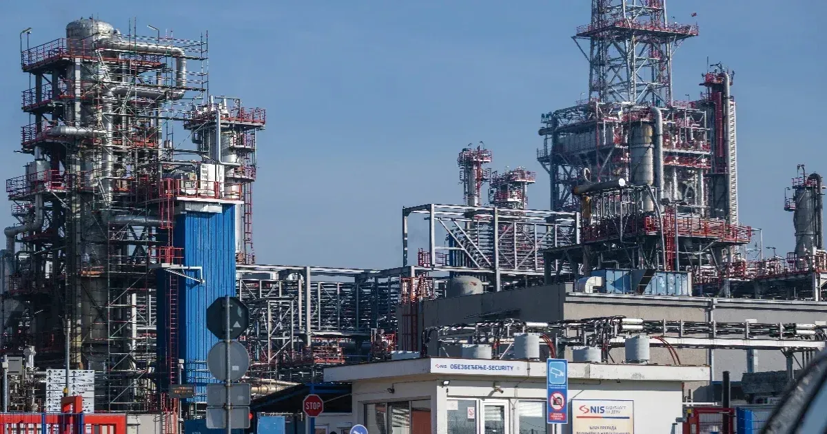 Hungary's Mol to acquire majority stake in Serbian oil company NIS