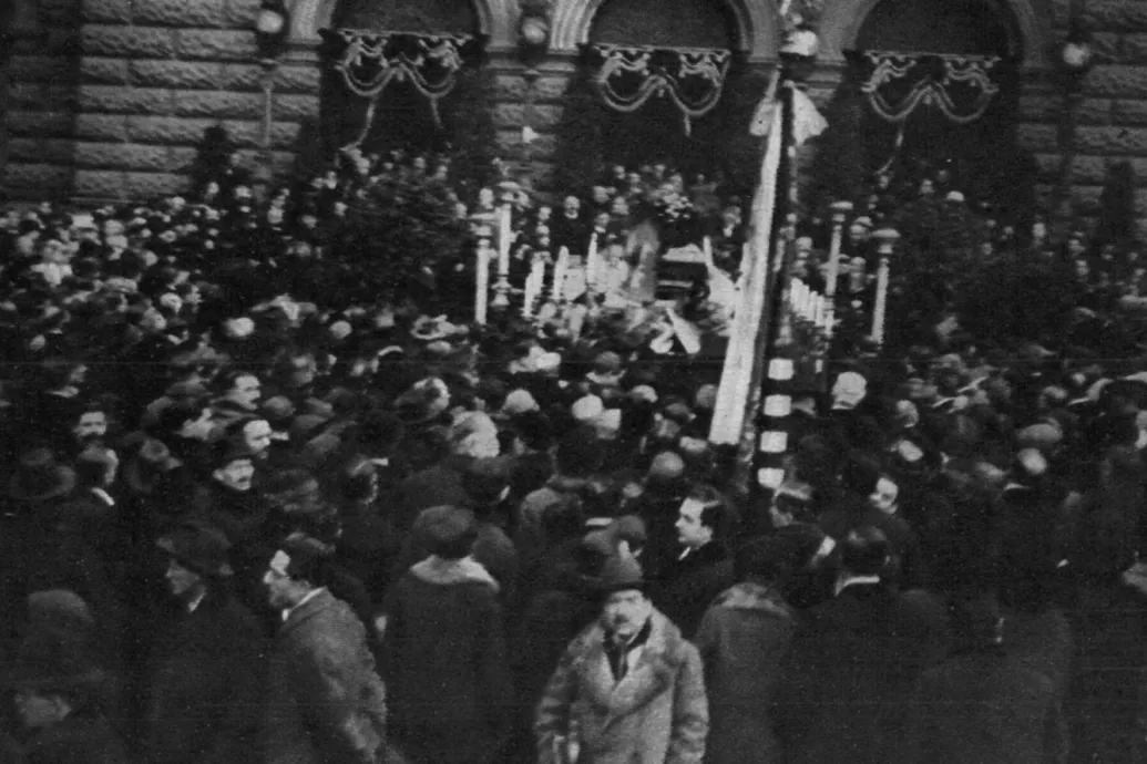 Királyokat temettek el úgy, mint száz éve Blaha Lujzát