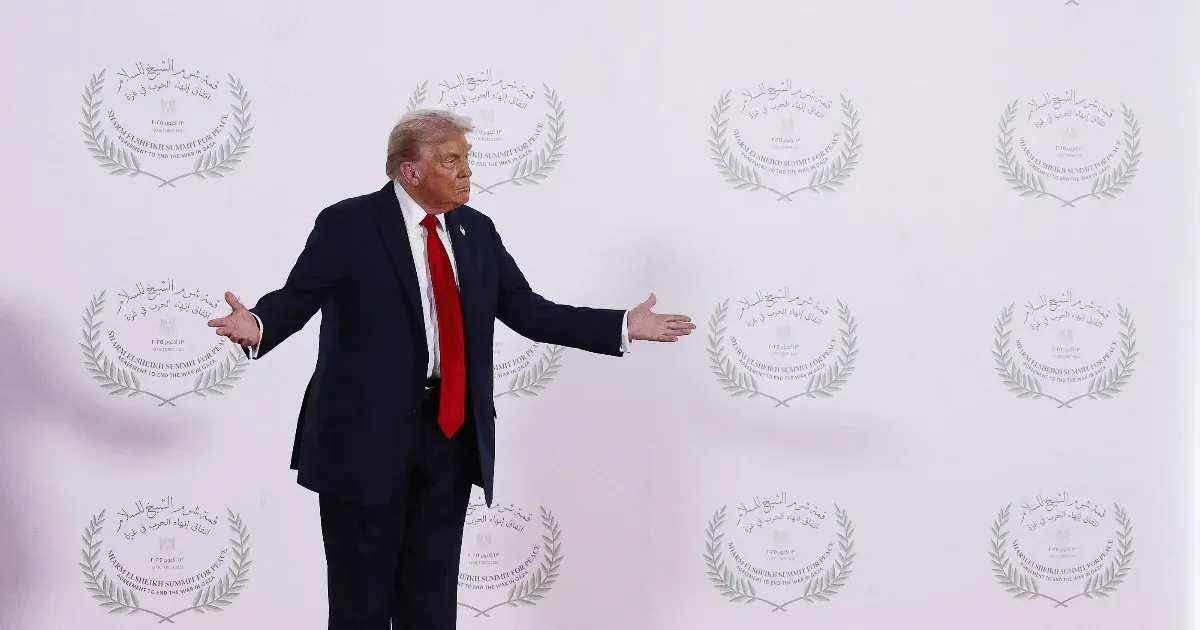 Trump egymilliárd dollárt kér a Béketanács tagságáért, aminek élére örökös elnöknek nevezné ki magát