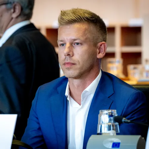 Az EP-ben a tiszások frakciójából kezdeményezték, hogy foglalkozzanak a Beneš-dekrétumok ügyével Kép