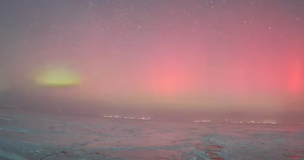 Olyan erős sarki fény volt az országban, hogy még a Balaton jegét is megvilágította