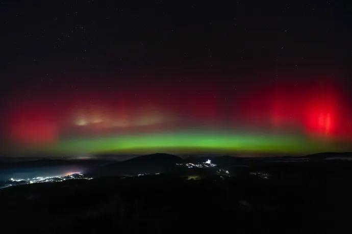 Olyan erős sarki fény volt az országban, hogy még a Balaton jegét is megvilágította